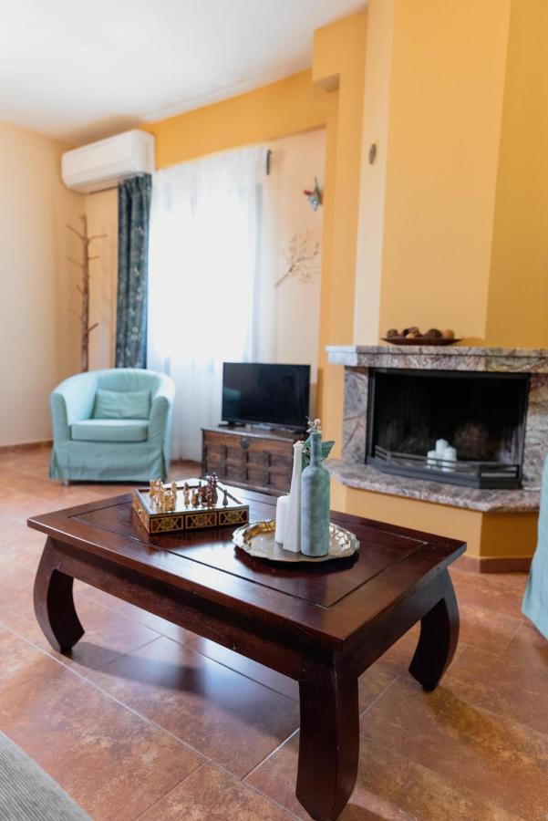 Villa Karavos Grove à Káto Lekhónia Extérieur photo