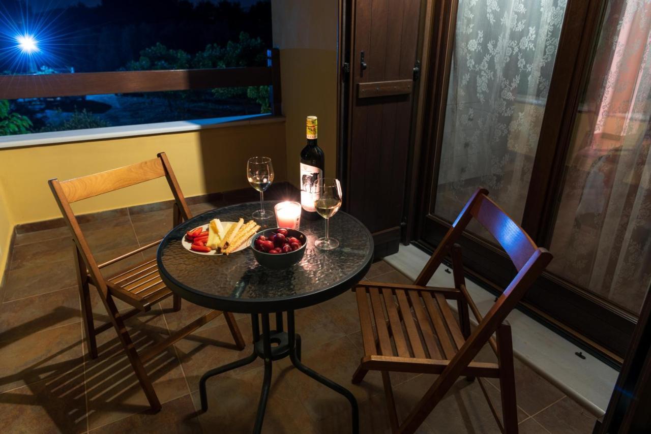 Villa Karavos Grove à Káto Lekhónia Extérieur photo