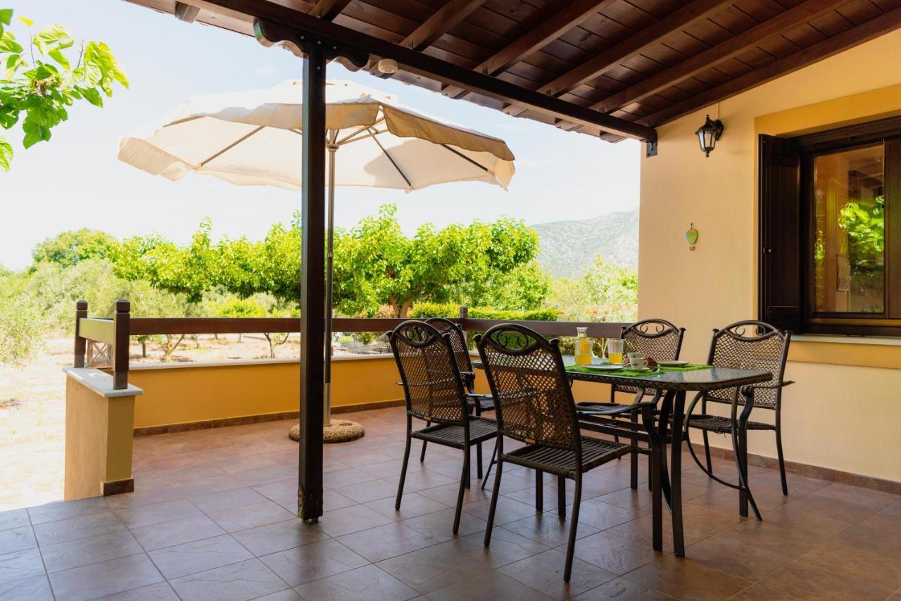 Villa Karavos Grove à Káto Lekhónia Extérieur photo